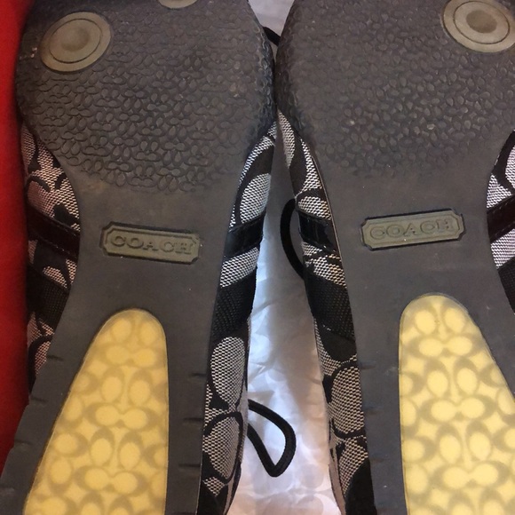 Coach shoes in box, black and white, women’s 9.5, medium with, barely worn. - Picture 3 of 5